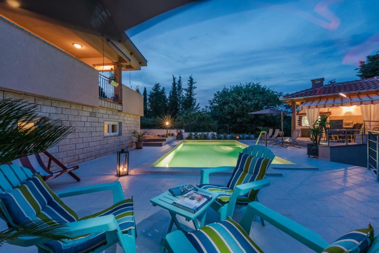Apartments Jelavic Sutomiscica Екстер'єр фото