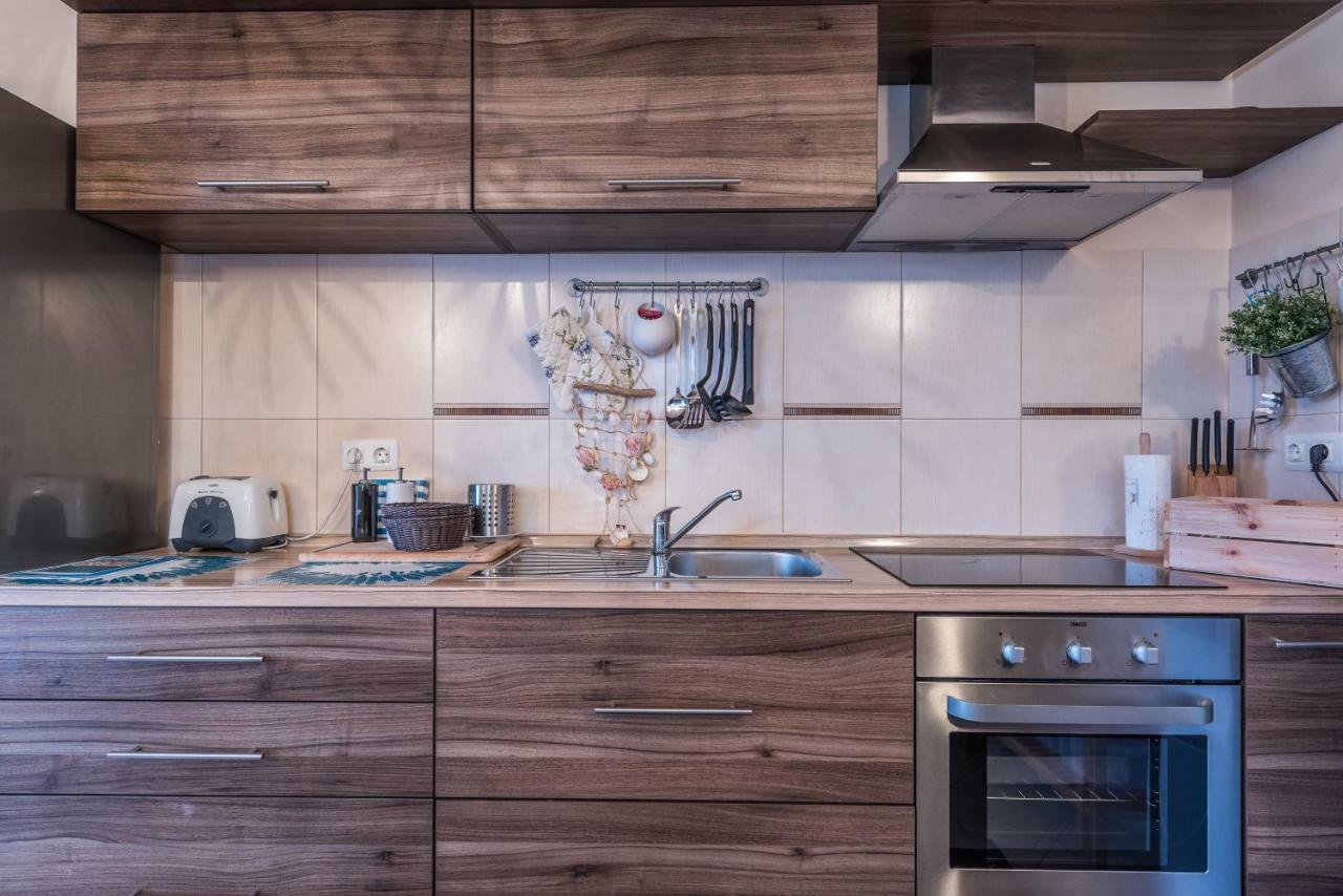 Apartments Jelavic Sutomiscica Екстер'єр фото