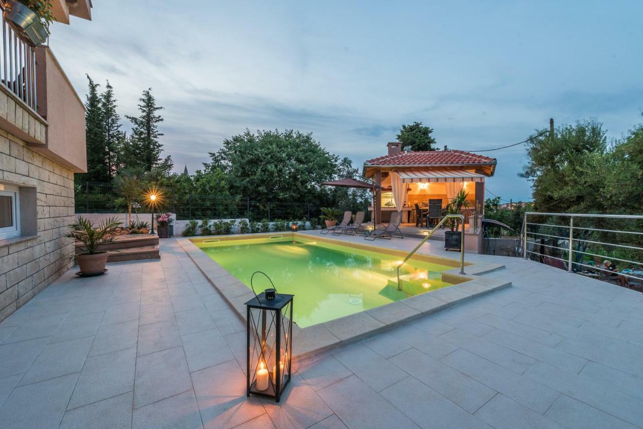 Apartments Jelavic Sutomiscica Екстер'єр фото