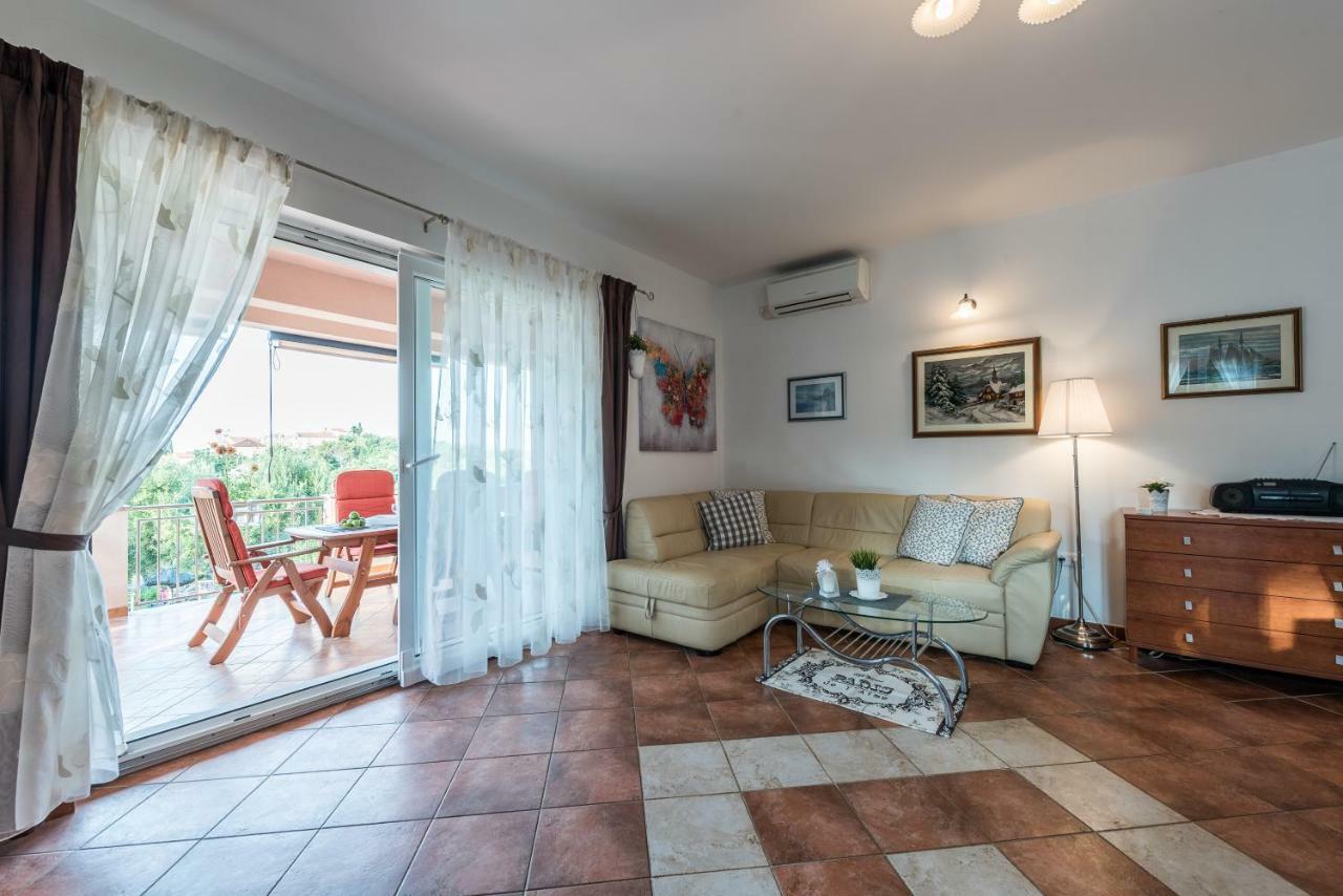 Apartments Jelavic Sutomiscica Екстер'єр фото
