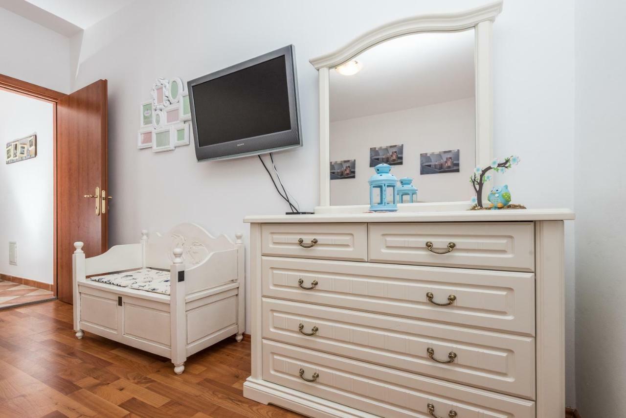 Apartments Jelavic Sutomiscica Екстер'єр фото